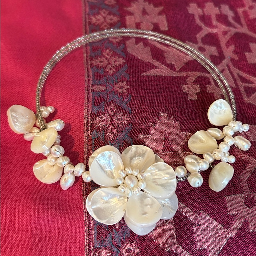 Elegant Handmade Mother of Pearl Floral Necklace